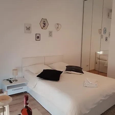 Confort 3 * Boekarest