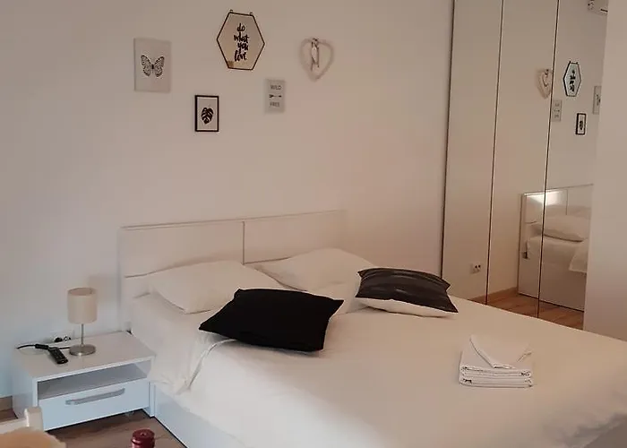 Confort 3 * Bucharest